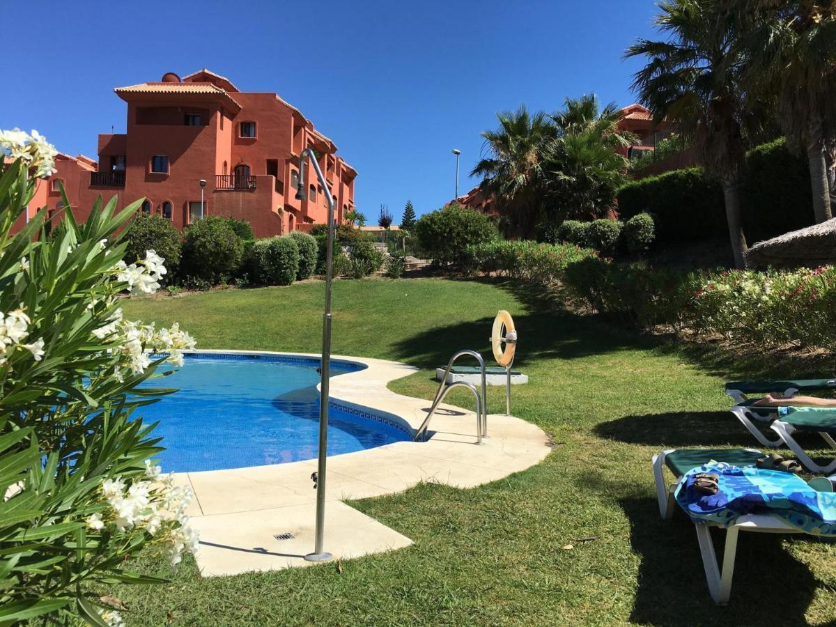 Luxury 2-Bedrooms & Bathrooms Estepona Apartment Exterior photo